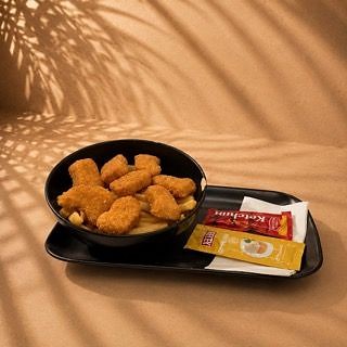 Chicken Nuggets 9er mit Pommes